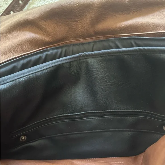 Adrian Klis 2482 Leather Messenger Bag - Picture 11 of 11